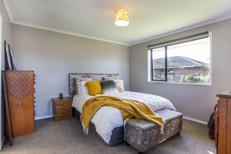 Photo of property in 6 Amberly Rise, Helensville, 0800