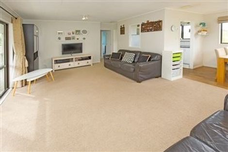 Photo of property in 47a Matai Road, Stanmore Bay, Whangaparaoa, 0932