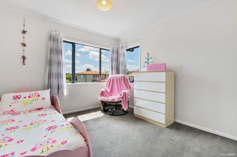 Photo of property in 83 Marina View Drive, West Harbour, Auckland, 0618