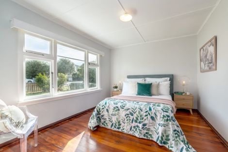 Photo of property in 24 Johnston Street, Featherston, 5710