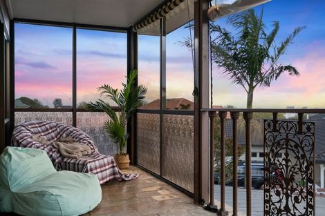 Photo of property in 37 Santa Monica Place, Goodwood Heights, Auckland, 2105