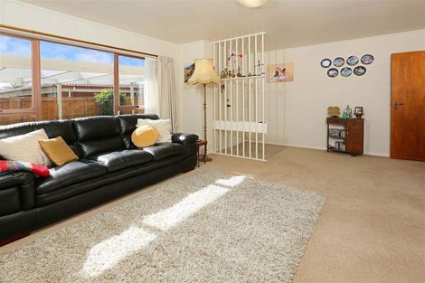 Photo of property in 2/3 Papatahi Place, Henderson, Auckland, 0610