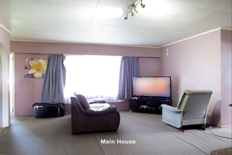 Photo of property in 22 Watt Street, Coromandel, 3506