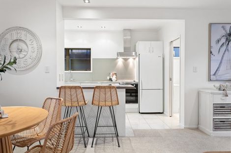 Photo of property in 208a Marine Parade, Mount Maunganui, 3116