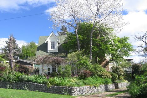 Photo of property in 8 Norfolk Road, Waipahihi, Taupo, 3330