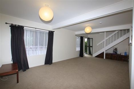 Photo of property in 1/105 Carlisle Road, Torbay, Auckland, 0632