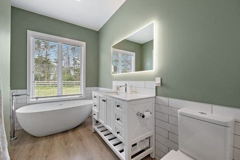 Photo of property in 118 Tourist Road, Clevedon, Papakura, 2582