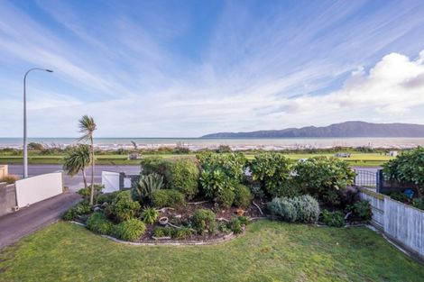 Photo of property in 65 Marine Parade, Paraparaumu Beach, Paraparaumu, 5032