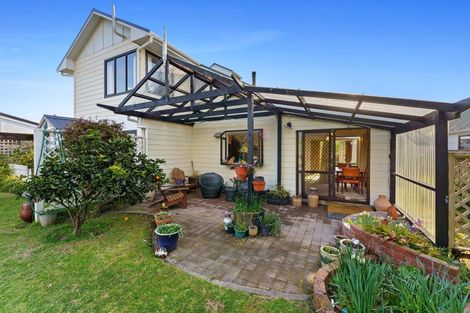 Photo of property in 36 Simcox Street, Otaki Beach, Otaki, 5512