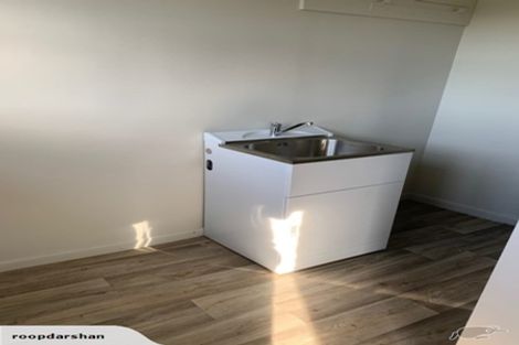 Photo of property in 3 White Swan Road, Mount Roskill, Auckland, 1041