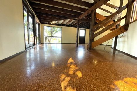 Photo of property in 1/64 Mirrabooka Avenue, Botany Downs, Auckland, 2010