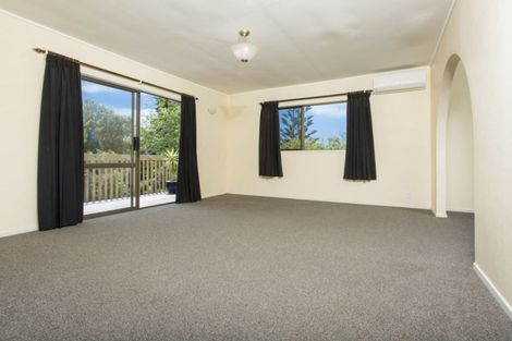 Photo of property in 2/6 Charmaine Road, Torbay, Auckland, 0630