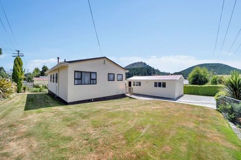 Photo of property in 24 Halsey Street, Clinton, 9534