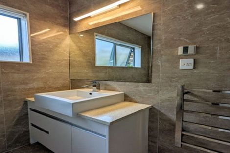 Photo of property in 16 Kira Road, Flat Bush, Auckland, 2016