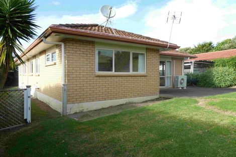 Photo of property in 206a Royal Road, Massey, Auckland, 0614