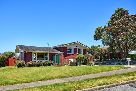 Photo of property in 22 Reese Jones Grove, Maungaraki, Lower Hutt, 5010