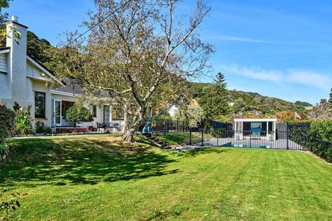 Photo of property in 68 Cheviot Road, Lowry Bay, Lower Hutt, 5013