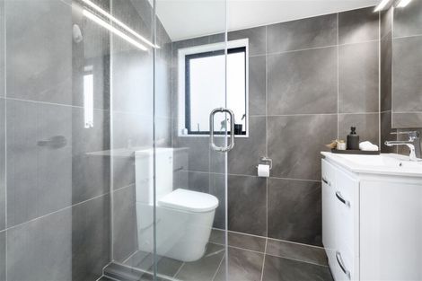 Photo of property in 7a Halcombe Place, Green Bay, Auckland, 0604