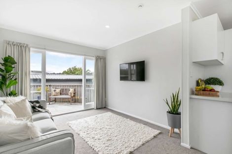 Photo of property in 3a Gazelle Avenue, Beach Haven, Auckland, 0626