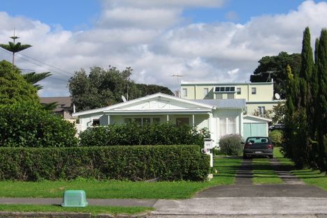 Photo of property in 45 Hattaway Avenue, Bucklands Beach, Auckland, 2012