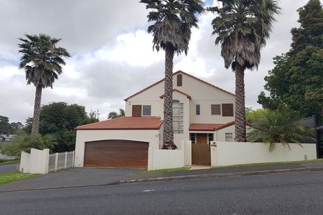 Photo of property in 2/5 Kenmure Avenue, Forrest Hill, Auckland, 0620