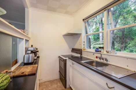Photo of property in 127 Konini Road, Titirangi, Auckland, 0604