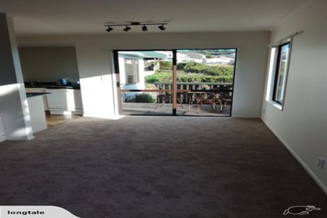 Photo of property in 6 Ashton Fitchett Drive, Brooklyn, Wellington, 6021