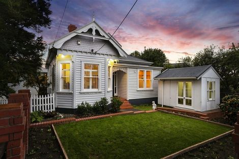 Photo of property in 58 Gladstone Road, Northcote, Auckland, 0627