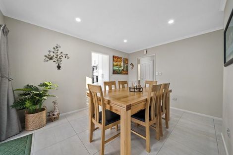 Photo of property in 17 Flora Place, Wattle Downs, Auckland, 2103