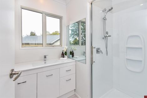 Photo of property in 16a Alexander Street, Cockle Bay, Auckland, 2014