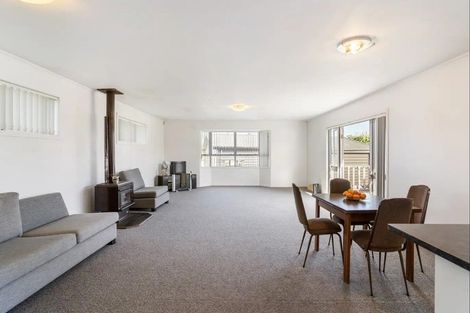 Photo of property in 97 Gloucester Road, Manurewa, Auckland, 2102