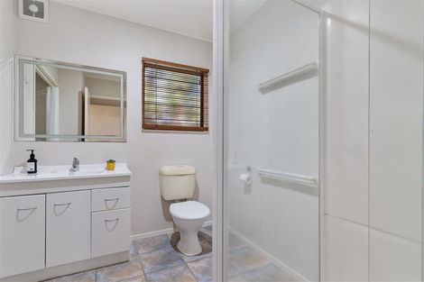 Photo of property in 23 Anna Watson Road, Half Moon Bay, Auckland, 2012