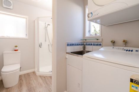 Photo of property in 13 West Road, Northland, Wellington, 6012