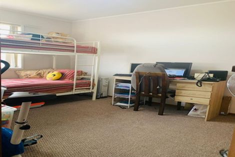 Photo of property in 60 Strid Road, Te Atatu South, Auckland, 0610