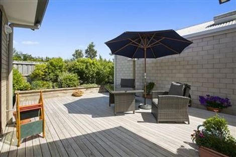 Photo of property in 48 Scoria Close, Pyes Pa, Tauranga, 3112