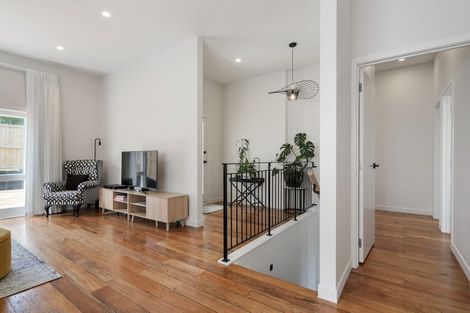 Photo of property in 43 Roberton Road, Avondale, Auckland, 1026