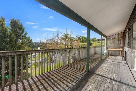 Photo of property in 1/1 Sharon Road, Waiake, Auckland, 0630