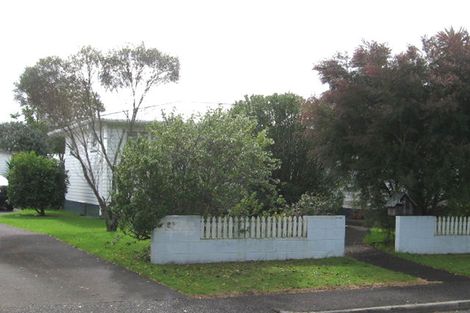 Photo of property in 11 Brennan Avenue, Te Atatu Peninsula, Auckland, 0610