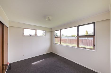 Photo of property in 2/82 John F Kennedy Drive, Milson, Palmerston North, 4414