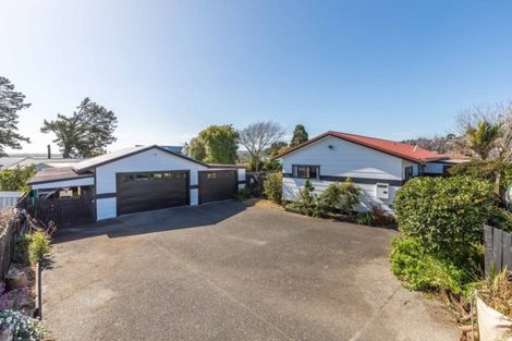 Photo of property in 8 Harbour Crest Drive, Waiuku, 2123