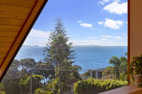Photo of property in 1/36 Rothesay Bay Road, Rothesay Bay, Auckland, 0630