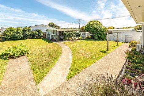 Photo of property in 26 Selwyn Crescent, College Estate, Whanganui, 4500