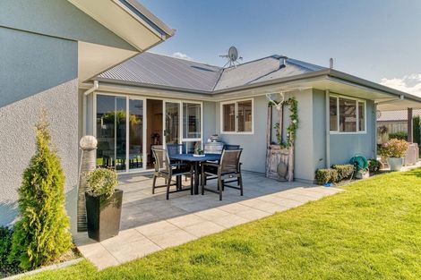Photo of property in 16 Bourke Place, Havelock North, 4130