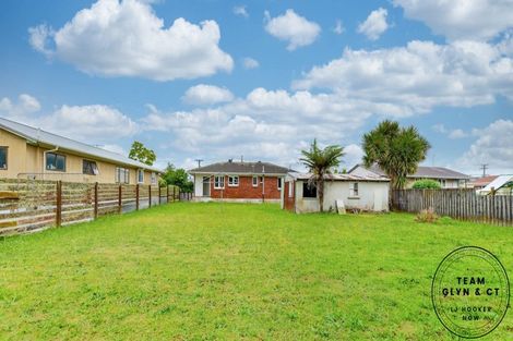 Photo of property in 17 Sutton Crescent, Papakura, 2110
