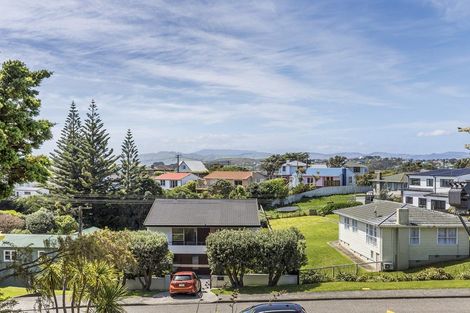 Photo of property in 44 View Road, Titahi Bay, Porirua, 5022