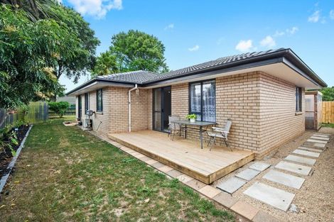 Photo of property in 1 Ranch Place, Pukekohe, 2120