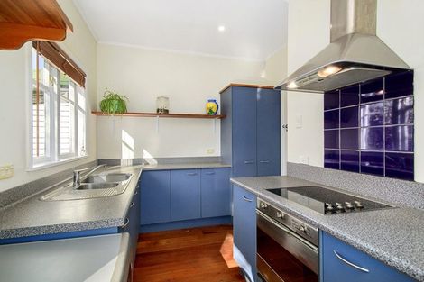 Photo of property in 1d Kereru Bend, Tawa, Wellington, 5028