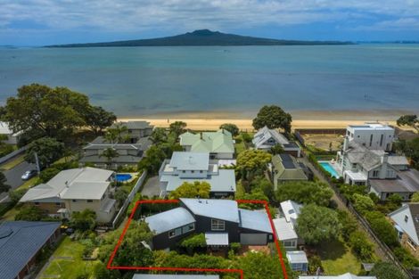 Photo of property in 34 Oxford Terrace, Devonport, Auckland, 0624