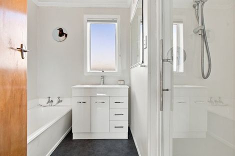Photo of property in 28 Annandale Street, Lynmouth, New Plymouth, 4310