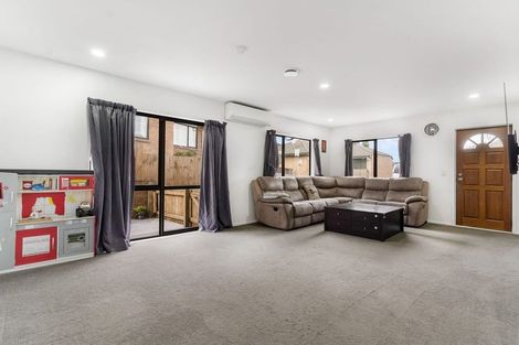 Photo of property in 67a Robert Skelton Place, Clendon Park, Auckland, 2103